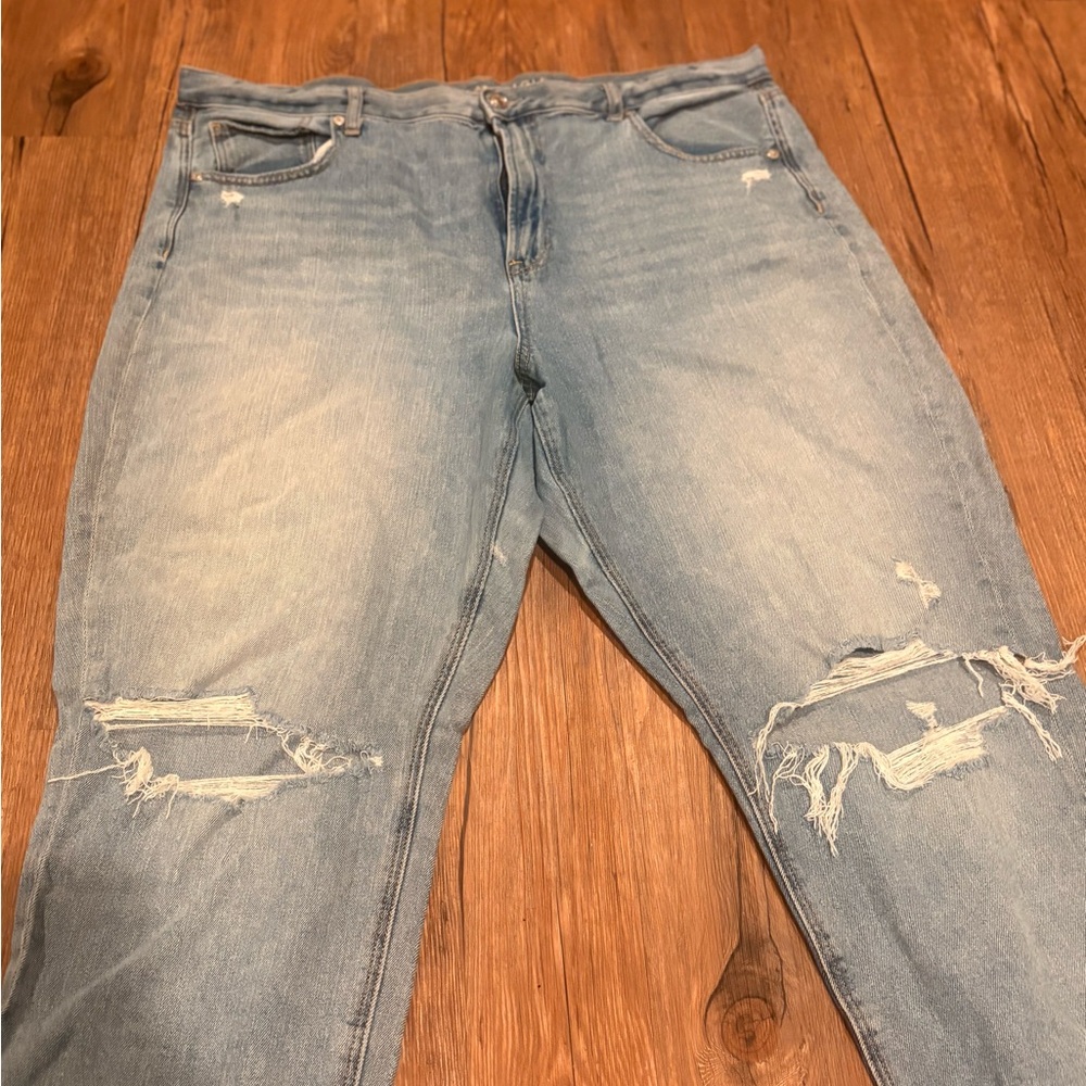 American Eagle Outfitters Light Blue Ripped Jeans